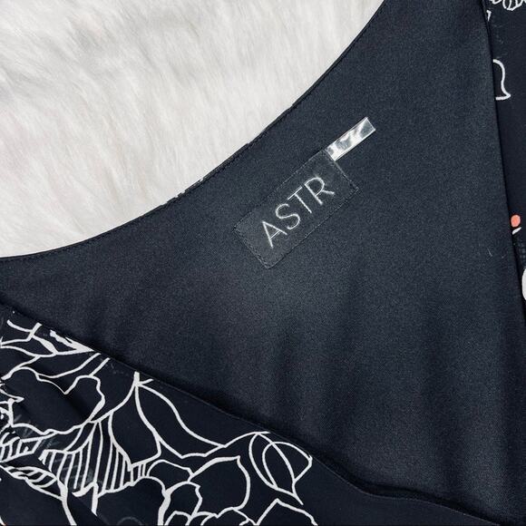 ASTR Black Floral Romper Size Medium Chiffon Boho Dark Romantic Festival Casual - Picture 12 of 16